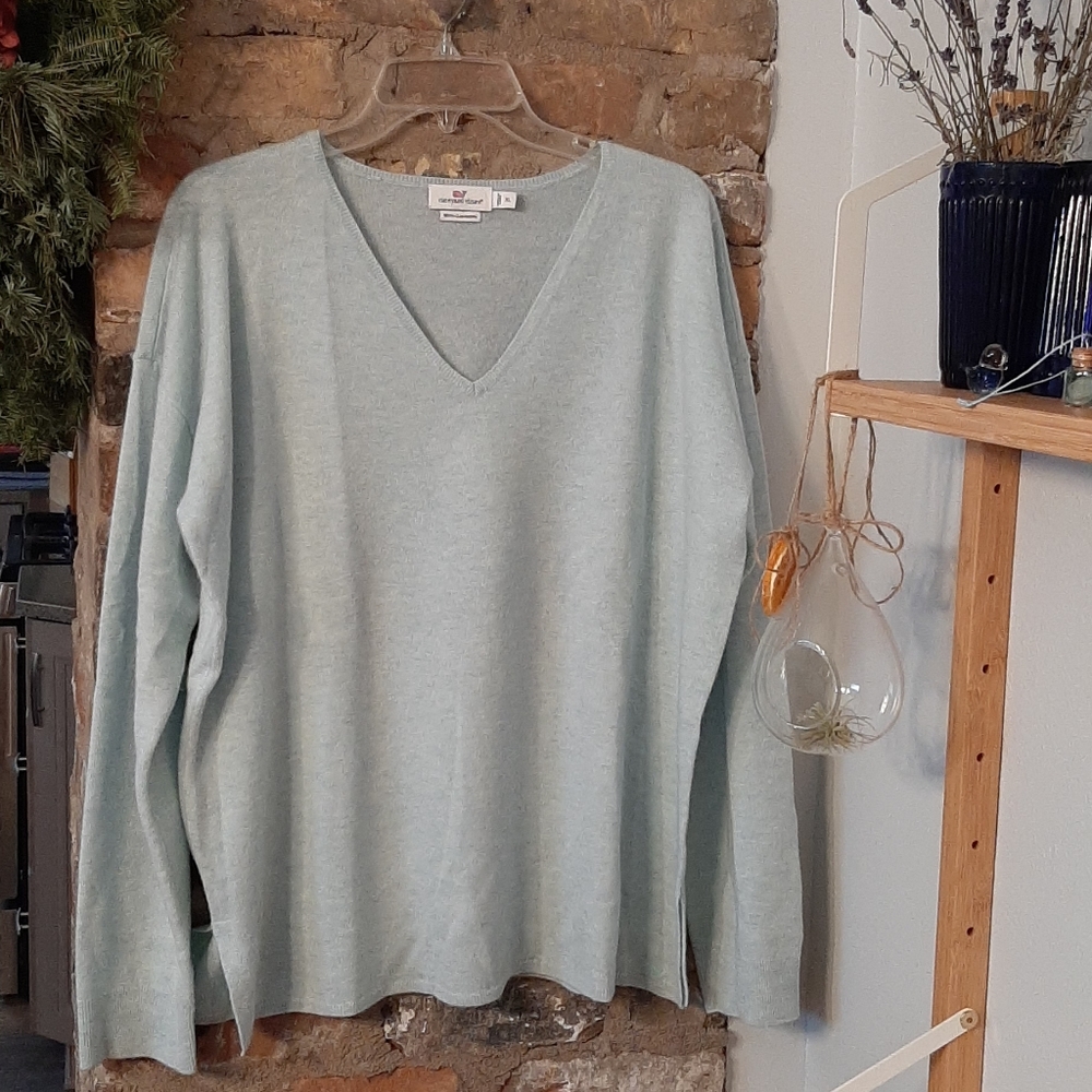 Vineyard Vines cashmere/wool sweater